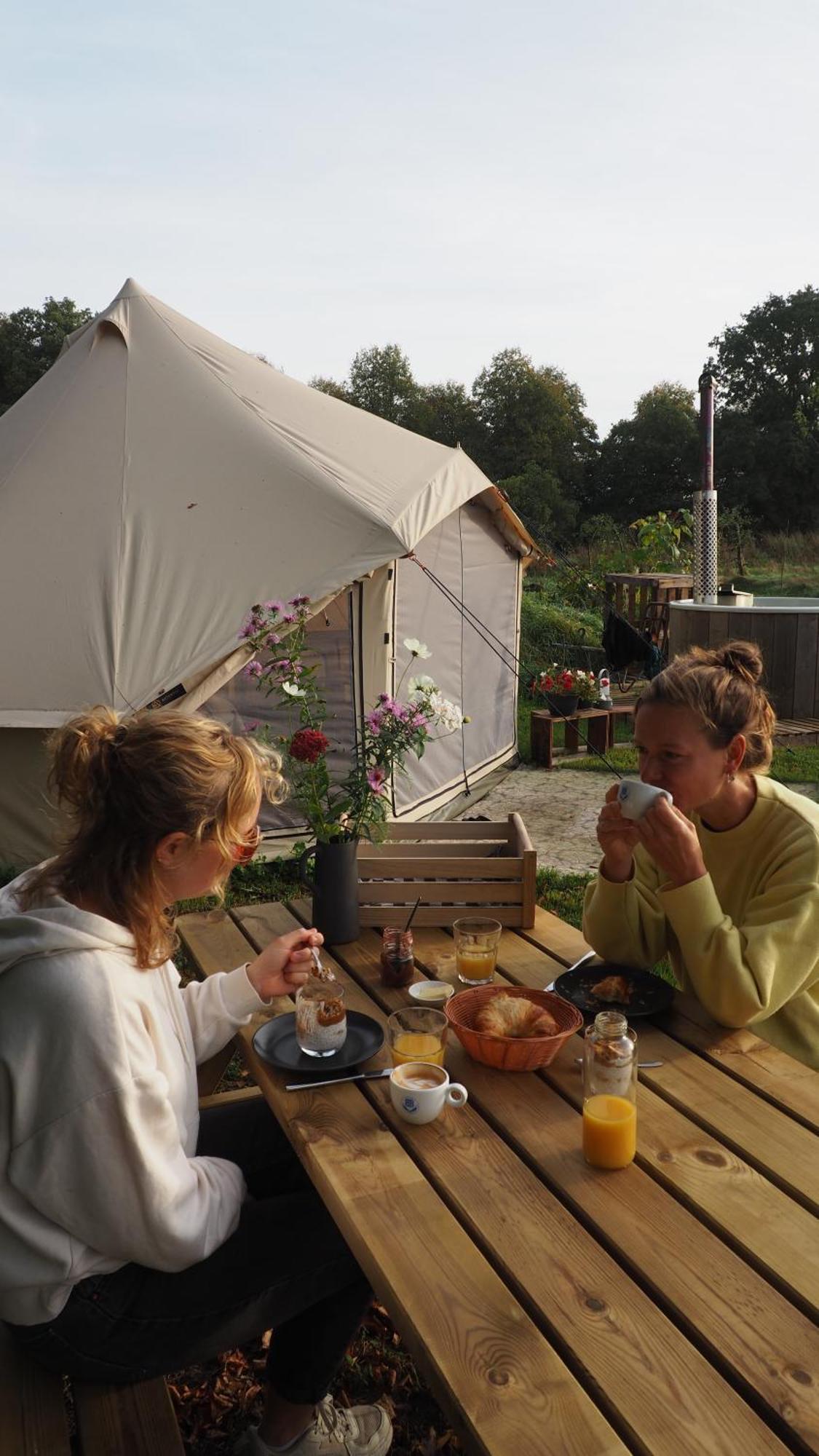 Bell Tent In Een Voedselbos Nederweert-Eind Exterior photo