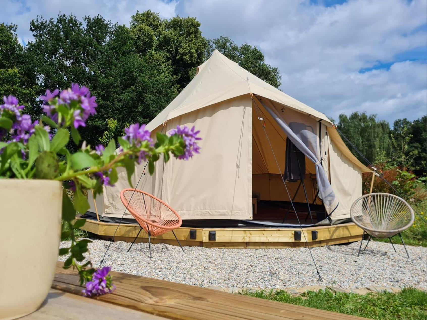 Bell Tent In Een Voedselbos Nederweert-Eind Exterior photo